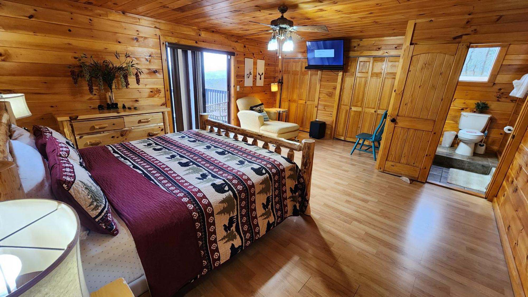 Lazy Bear Sevierville
